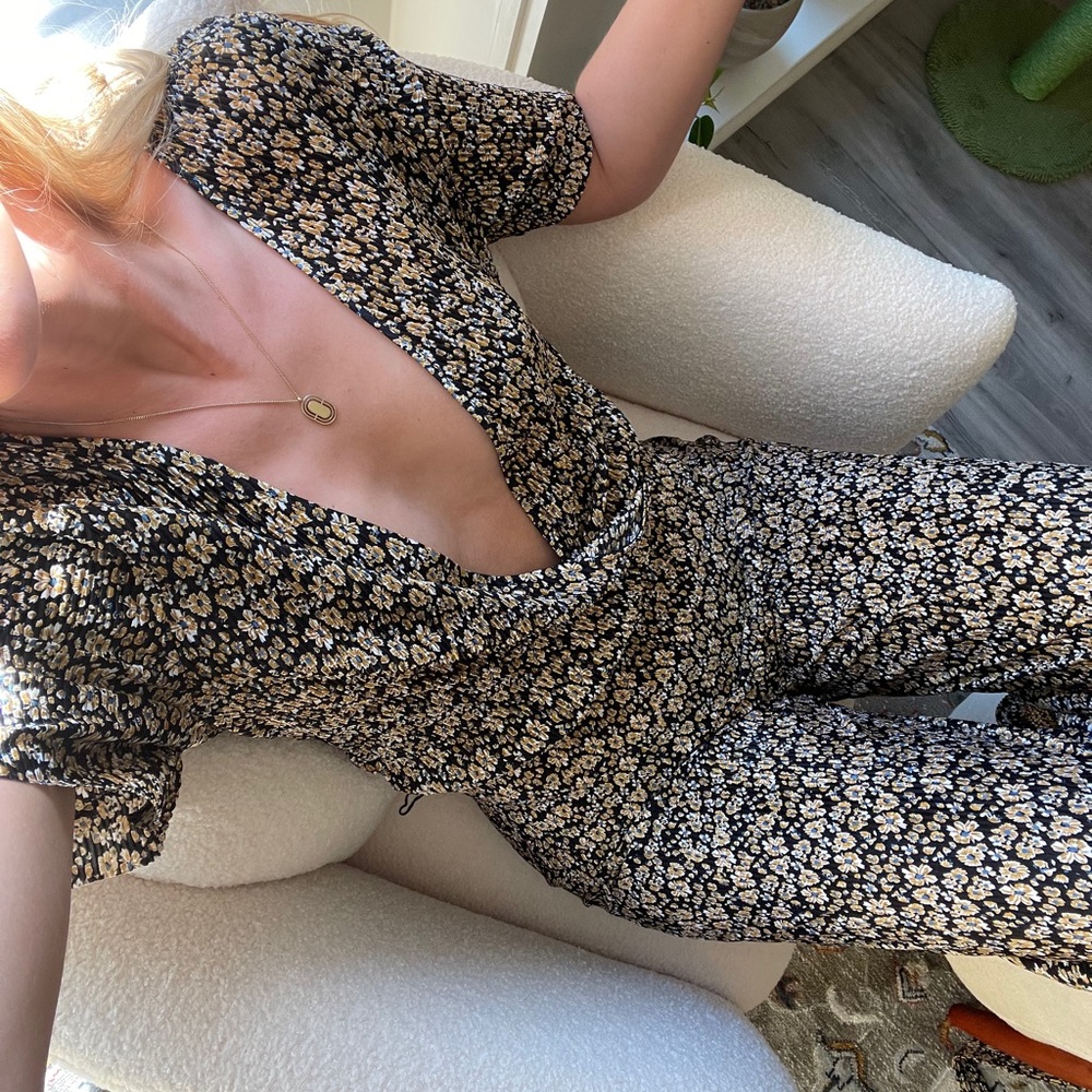 NEVER WORN!! Deep V, Ribbed Floral Jumpsuit